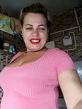 Snapshot of MilkySky chatting on 11.04.25 MilkySky online show from 11.04.25