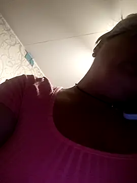 Snapshot of MilkySky chatting on 11.12.25 MilkySky online show from 11.12.25