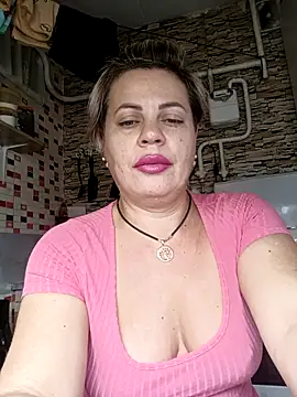 Snapshot of MilkySky chatting on 11.12.25 MilkySky online show from 11.12.25