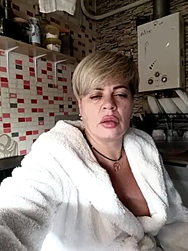 Snapshot of MilkySky chatting on 11.30.25 MilkySky online show from 11.30.25