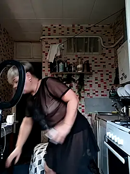 Snapshot of MilkySky chatting on 12.03.25 MilkySky online show from 12.03.25