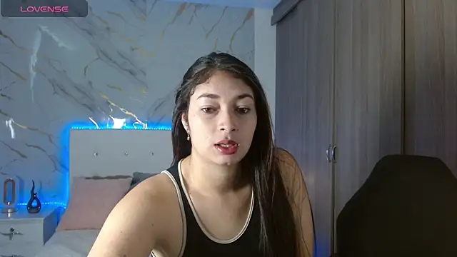 Snapshot of skarlett_35 chatting on 11.04.25 skarlett 35 online show from 11.04.25