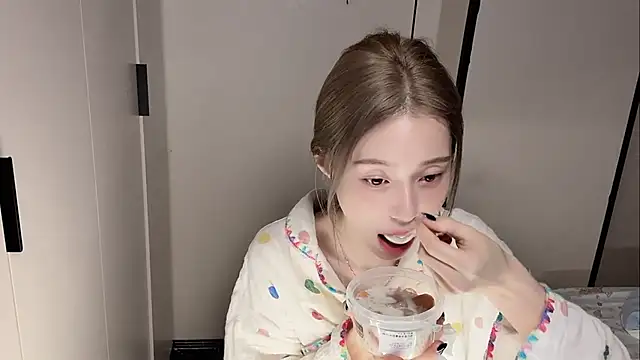 Snapshot of yuyu-33 chatting on 02.04.26 yuyu-33 online show from 02.04.26