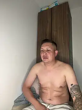 Snapshot of NathanielLux29 chatting on 11.11.25 NathanielLux29 online show from 11.11.25