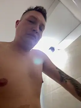 Snapshot of NathanielLux29 chatting on 11.11.25 NathanielLux29 online show from 11.11.25