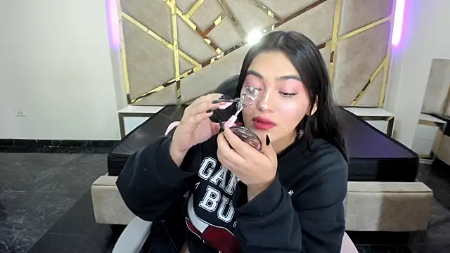 Snapshot of Frrreyaa chatting on 11.03.25 Frrreyaa online show from 11.03.25