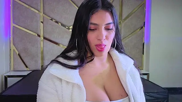 Snapshot of Frrreyaa chatting on 11.13.25 Frrreyaa online show from 11.13.25