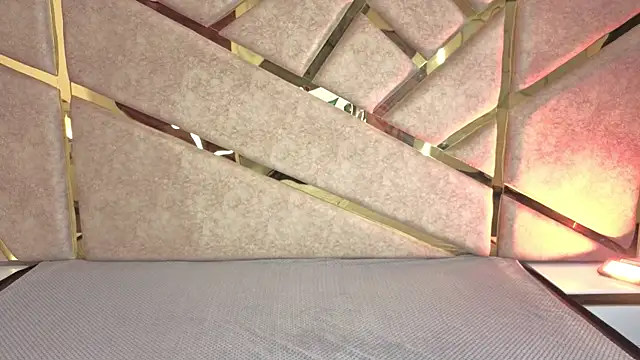 Snapshot of Frrreyaa chatting on 12.05.25 Frrreyaa online show from 12.05.25