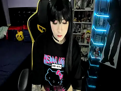 Snapshot of Yummy_dark chatting on 11.08.25 Yummy dark online show from 11.08.25