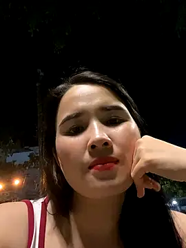 Snapshot of Okleotina9 chatting on 10.31.25 Okleotina9 online show from 10.31.25