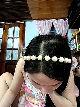 Snapshot of Okleotina9 chatting on 11.27.25 Okleotina9 online show from 11.27.25