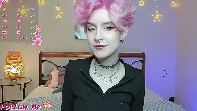 Snapshot of Angel_Julles chatting on 11.30.25 Angel Julles online show from 11.30.25