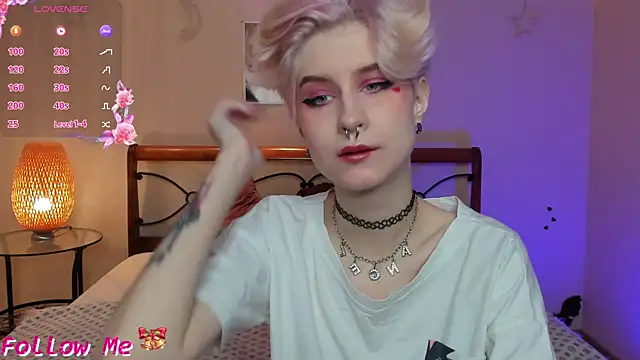 Snapshot of Angel_Julles chatting on 12.05.25 Angel Julles online show from 12.05.25