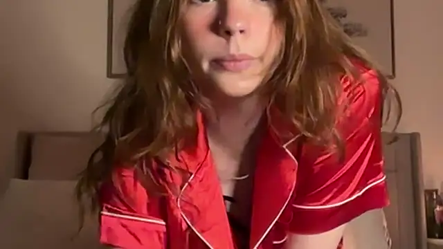 juliaraee online show from 12.15.25