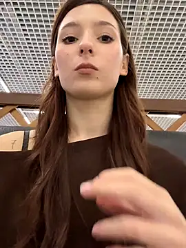 Snapshot of LilluKatten chatting on 11.06.25 LilluKatten online show from 11.06.25