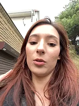 Snapshot of LilluKatten chatting on 11.19.25 LilluKatten online show from 11.19.25