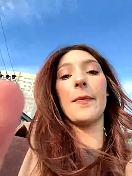 Snapshot of LilluKatten chatting on 11.20.25 LilluKatten online show from 11.20.25