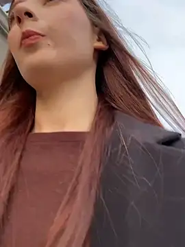 Snapshot of LilluKatten chatting on 11.22.25 LilluKatten online show from 11.22.25