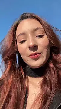 Snapshot of LilluKatten chatting on 11.27.25 LilluKatten online show from 11.27.25