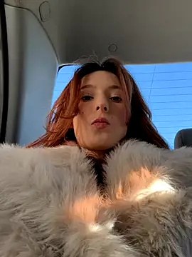 Snapshot of LilluKatten chatting on 12.16.25 LilluKatten online show from 12.16.25