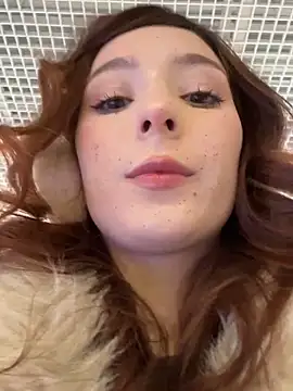 Snapshot of LilluKatten chatting on 12.19.25 LilluKatten online show from 12.19.25