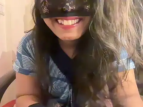 Snapshot of Shilpa_7 chatting on 11.21.25 Shilpa 7 online show from 11.21.25