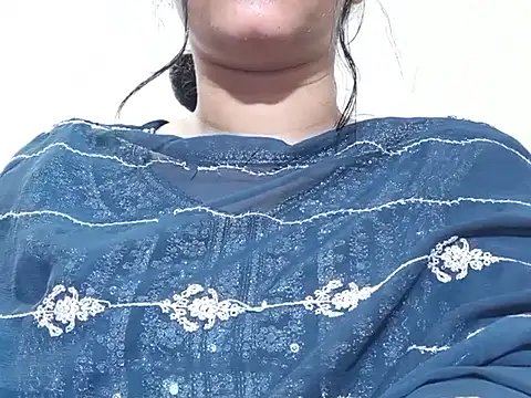 Snapshot of Nancy_queen001 chatting on 11.04.25 Nancy queen001 online show from 11.04.25