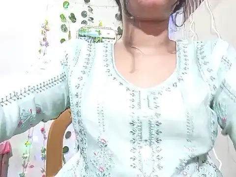 Snapshot of Nancy_queen001 chatting on 11.27.25 Nancy queen001 online show from 11.27.25