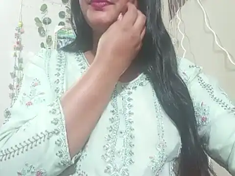 Snapshot of Nancy_queen001 chatting on 12.05.25 Nancy queen001 online show from 12.05.25