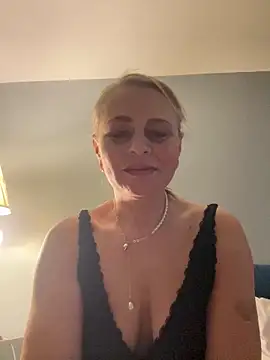 ToriLove777 online show from 11.15.25