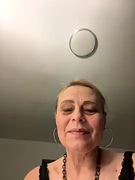 ToriLove777 online show from 11.30.25