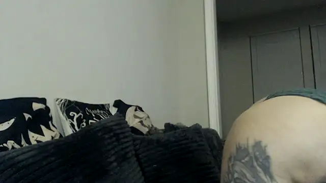 Holyplastic online show from 11.22.25