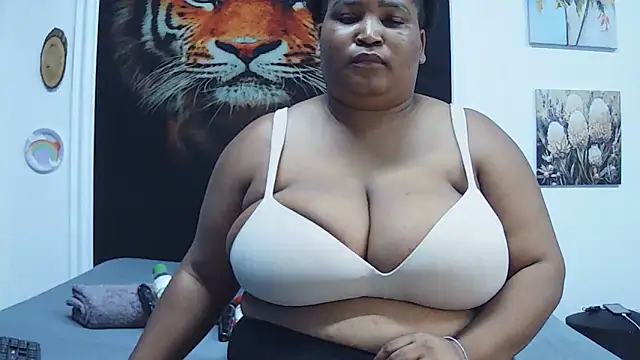 Snapshot of MassiveBoobsxxxx chatting on 02.09.26 MassiveBoobsxxxx online show from 02.09.26