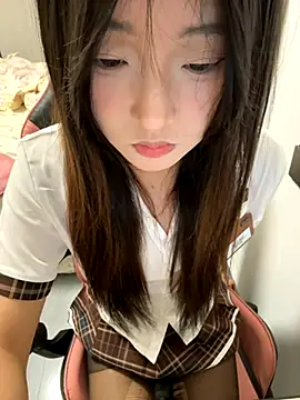 Snapshot of minnie566 chatting on 12.04.25 minnie566 online show from 12.04.25