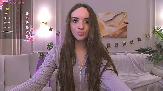 Snapshot of AlineFisher_ chatting on 11.06.25 AlineFisher online show from 11.06.25