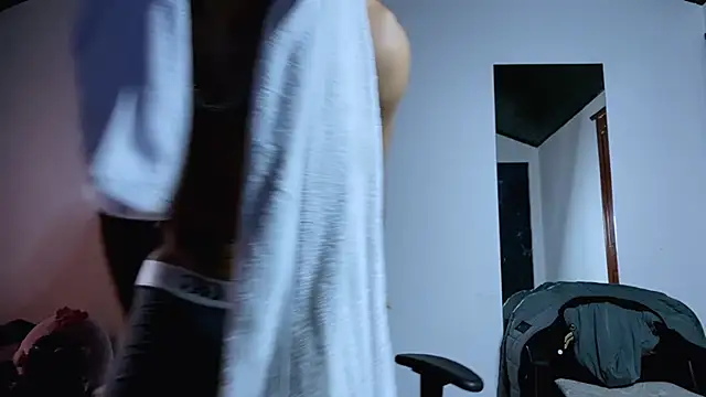 Snapshot of 3v1l chatting on 11.09.25 3v1l online show from 11.09.25