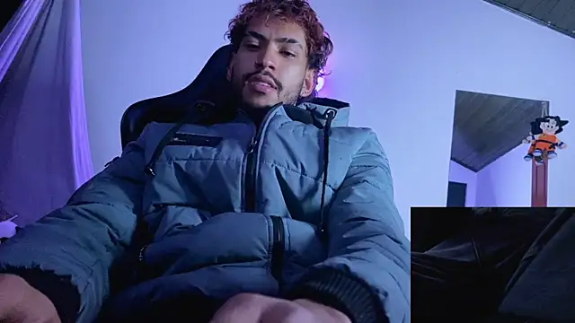 Snapshot of 3v1l chatting on 11.17.25 3v1l online show from 11.17.25