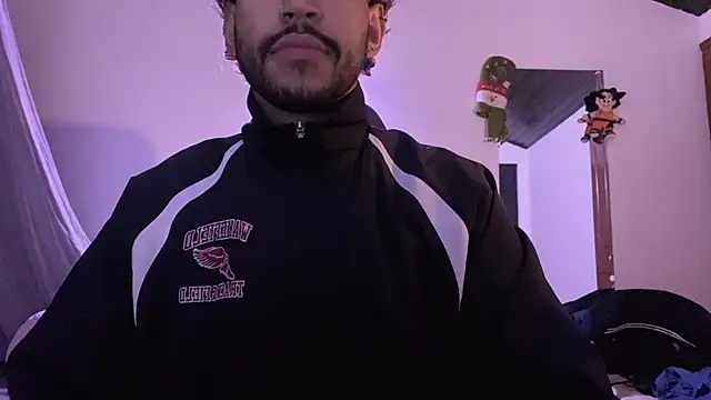 Snapshot of 3v1l chatting on 11.20.25 3v1l online show from 11.20.25