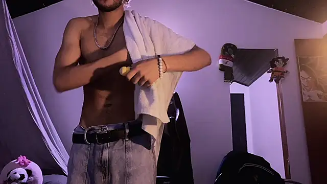 Snapshot of 3v1l chatting on 11.20.25 3v1l online show from 11.20.25