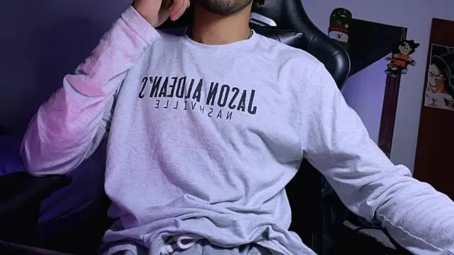 Snapshot of 3v1l chatting on 12.03.25 3v1l online show from 12.03.25