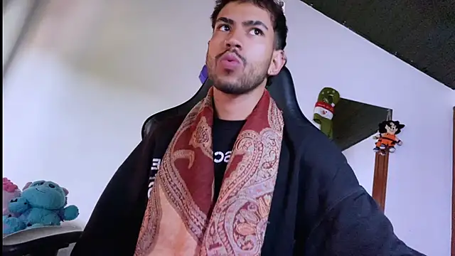 Snapshot of 3v1l chatting on 12.15.25 3v1l online show from 12.15.25