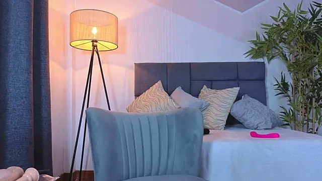 kinkyzoe20 online show from 11.03.25