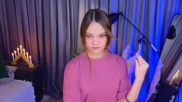 Snapshot of KarlaMagnett chatting on 11.26.25 KarlaMagnett online show from 11.26.25