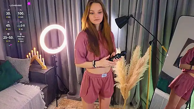 Snapshot of KarlaMagnett chatting on 11.27.25 KarlaMagnett online show from 11.27.25