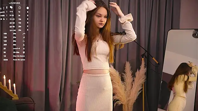 Snapshot of KarlaMagnett chatting on 11.29.25 KarlaMagnett online show from 11.29.25