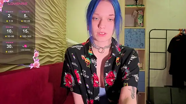 Snapshot of Marci_n chatting on 11.25.25 Marci n online show from 11.25.25