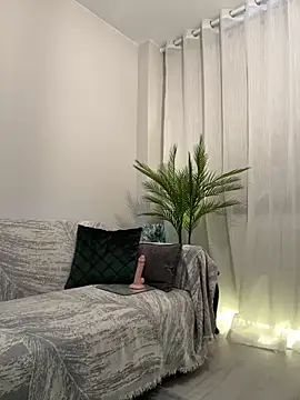 HotLdyllic online show from 02.28.26