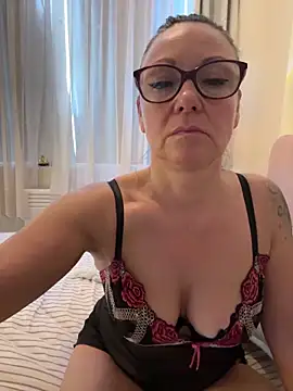 HotLdyllic online show from 05.09.26