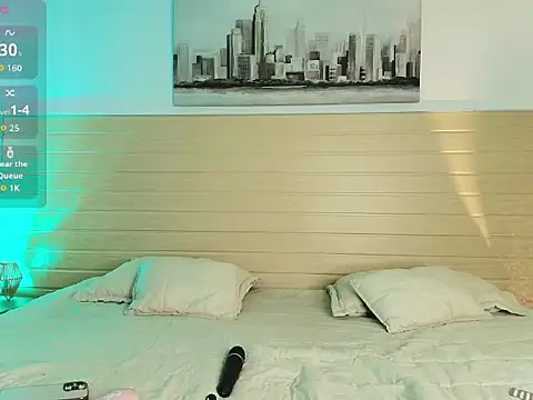 Snapshot of Madisonkay chatting on 12.04.25 Madisonkay online show from 12.04.25