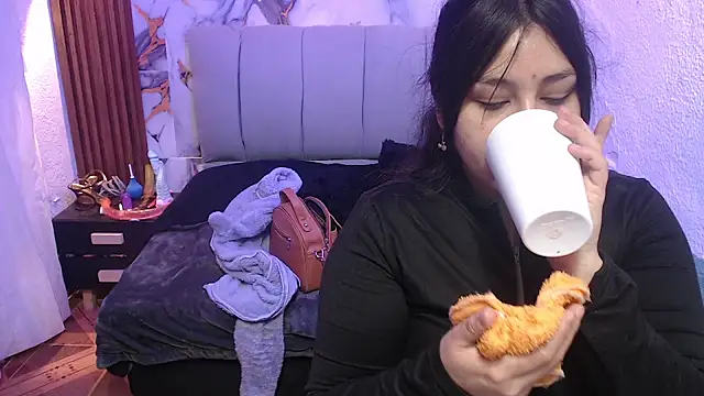 Snapshot of lehia_285 chatting on 11.22.25 lehia 285 online show from 11.22.25